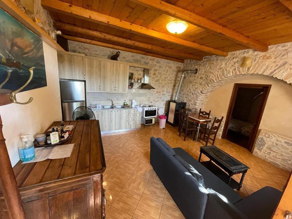 Find Your Peace In A Traditional Country House!! Láyia Exteriér fotografie