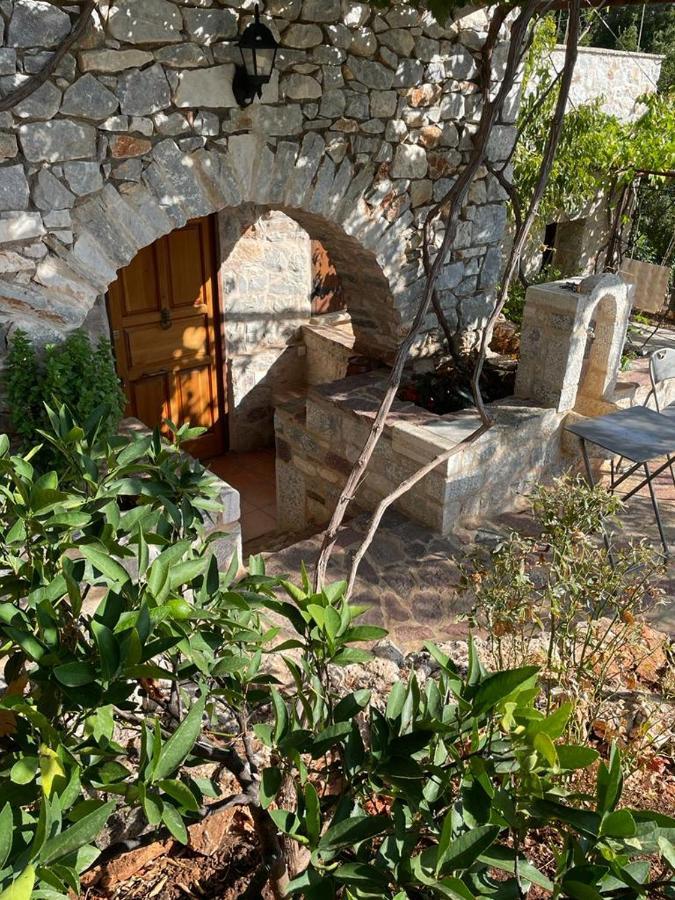 Find Your Peace In A Traditional Country House!! Láyia Exteriér fotografie