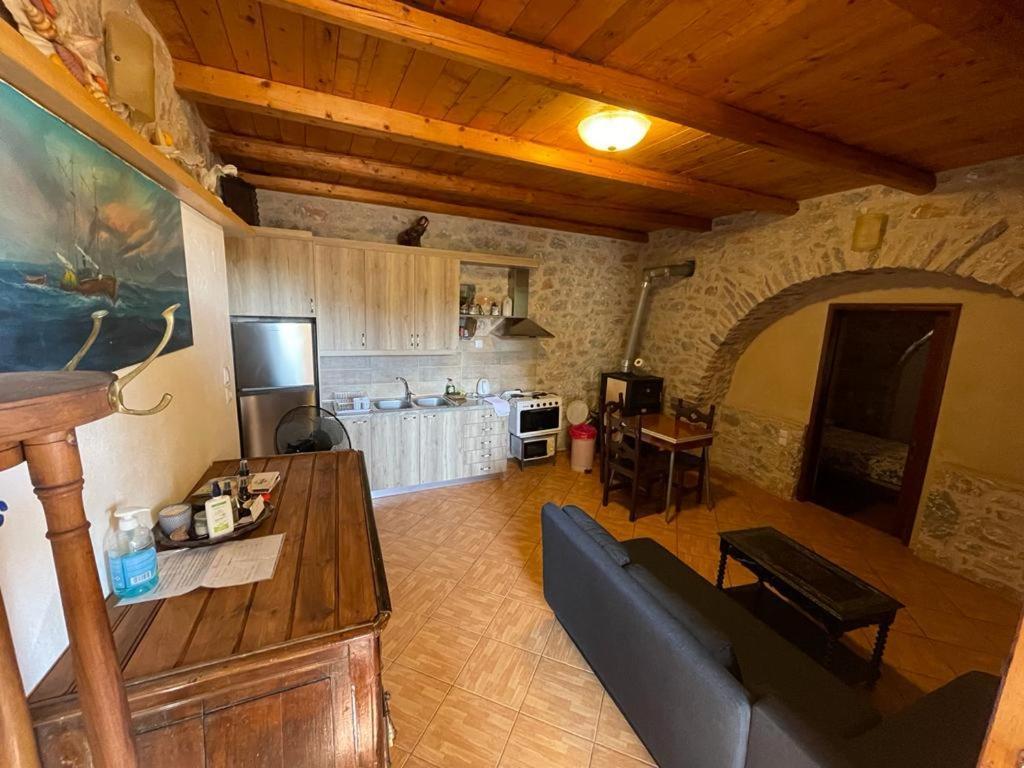 Find Your Peace In A Traditional Country House!! Láyia Exteriér fotografie