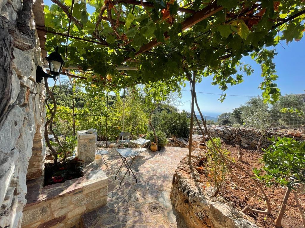 Find Your Peace In A Traditional Country House!! Láyia Exteriér fotografie
